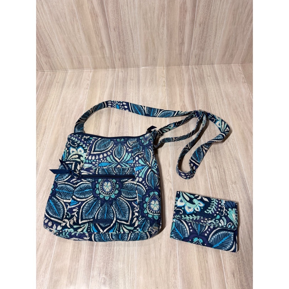Vera Bradley Adjustable Shoulder Bag and matching Wallet Set Crossbody‎ Purse